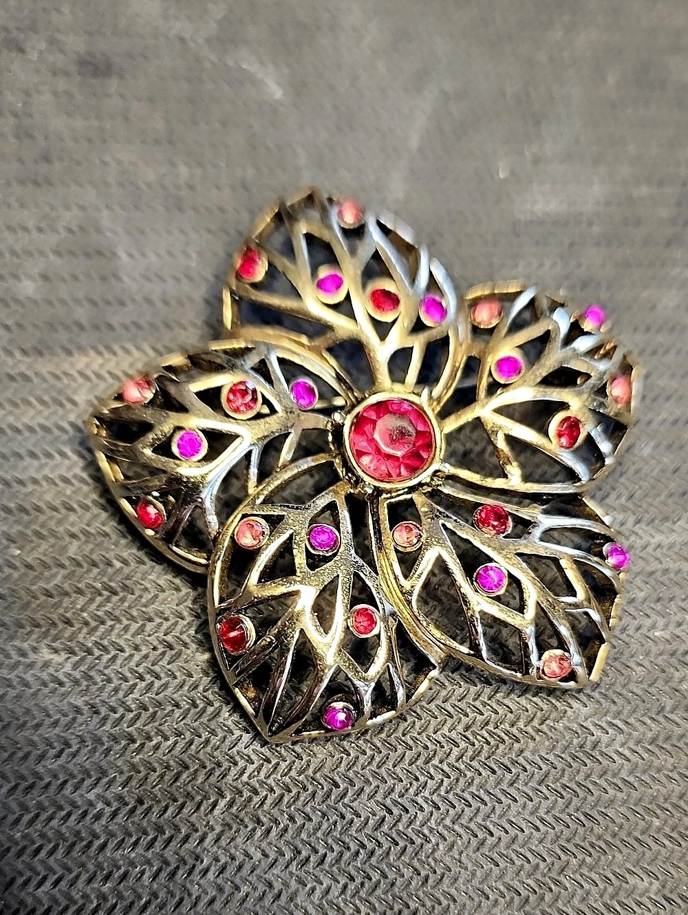Liz Claiborne LC Openwork Flower Rhinestone Brooch Gold & Pink